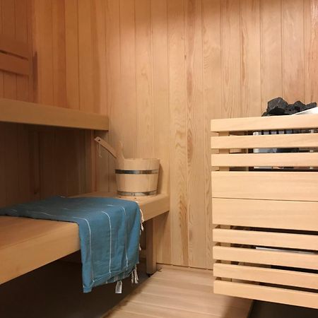 Lichtdurchflutete Ferienwohnung Mit Panorama-Sicht Und Schwimmbad/Sauna Muralto Luaran gambar