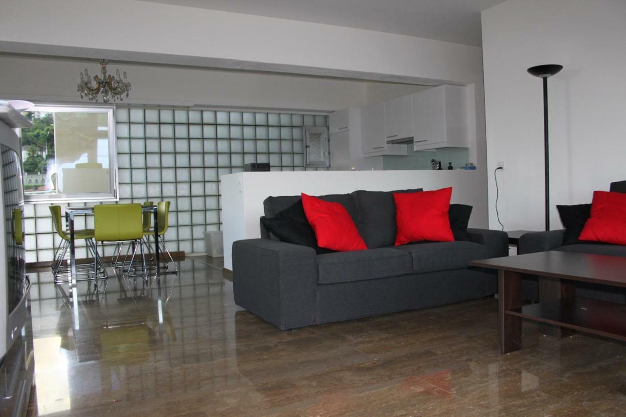 Lichtdurchflutete Ferienwohnung Mit Panorama-Sicht Und Schwimmbad/Sauna Muralto Luaran gambar